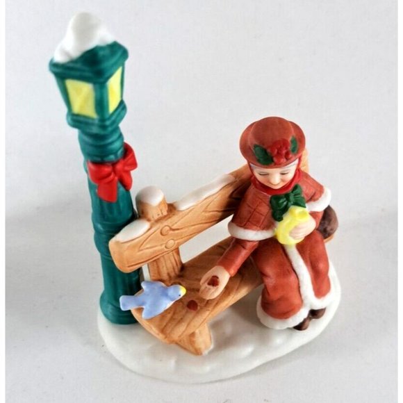 VTG Lefton Christmas Village People Ladies Feeding Bird Sri Lanka 06738 01346 - Picture 4 of 7